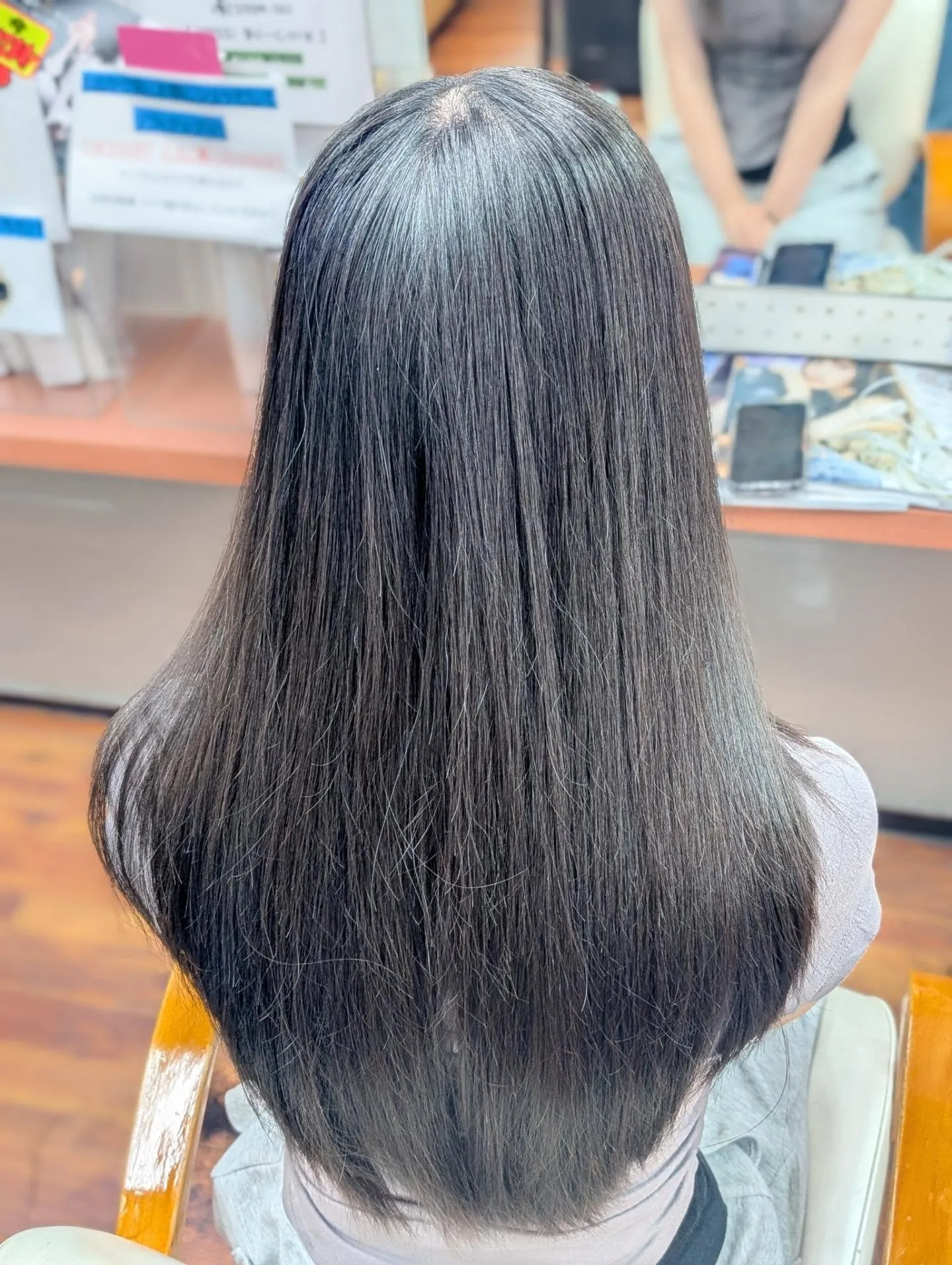 特に土日のご予約が大変混み合っております。 お友達と予定を合わせるのも、一苦労ですよね。 そこでおすすめなのが、「金曜日」のご来店です!
